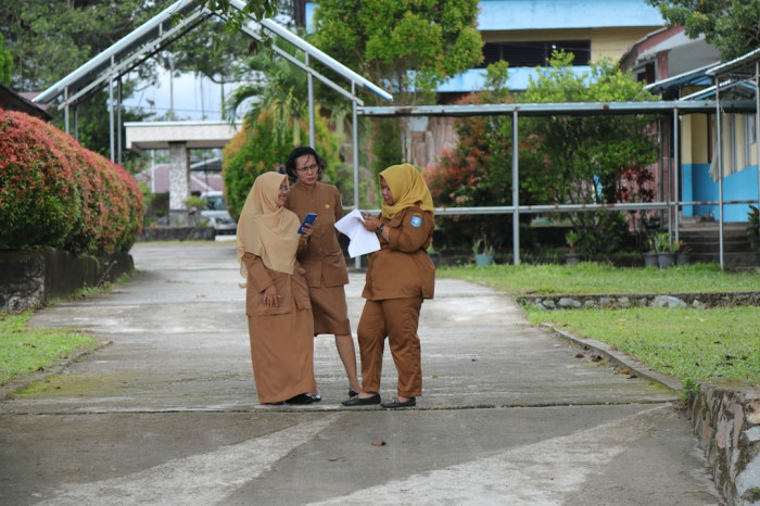 Pema İlkokul İngilizce Öğretmeni